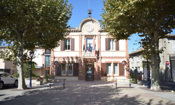 Faire construire sa maison par Polato à Castelginest, vue de l'Hotel de ville