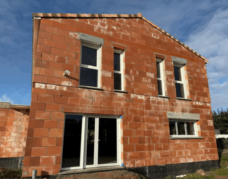 Avancement du gros œuvre du projet immobilier solidaire Polato, construction de logements associatifs durables